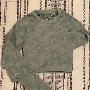 GYMSHARK CAMO ADAPT CROP TOP